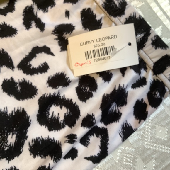 Capris Women’s Plus Curvy Leopard Print - Picture 4 of 6